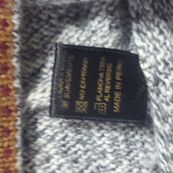 Alpaca Sweater - Picture 2 of 3